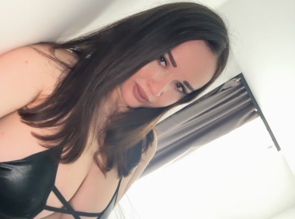 Laura #2164136